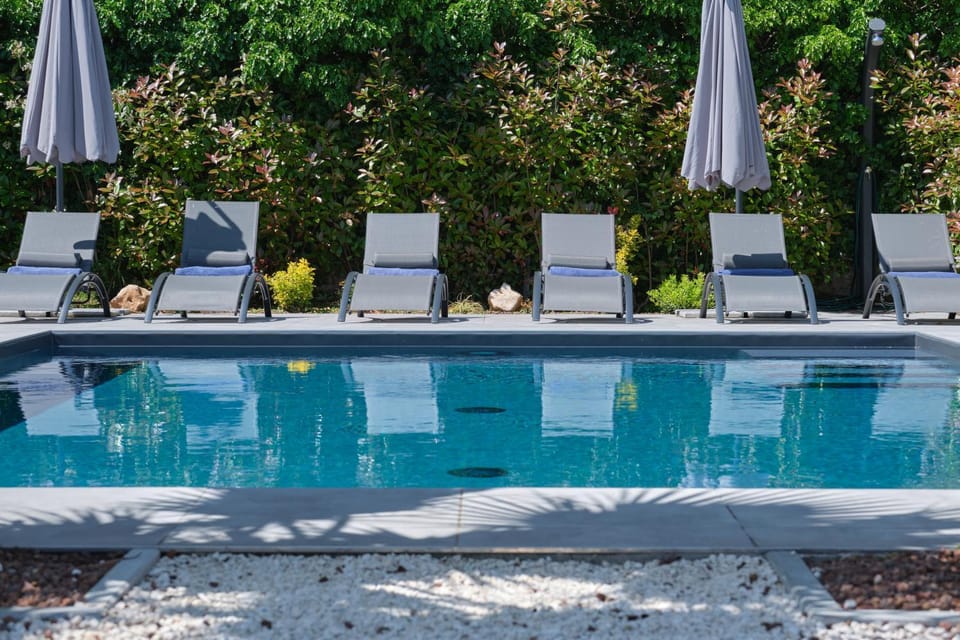 Pool view, Swimming pool, sunbed
