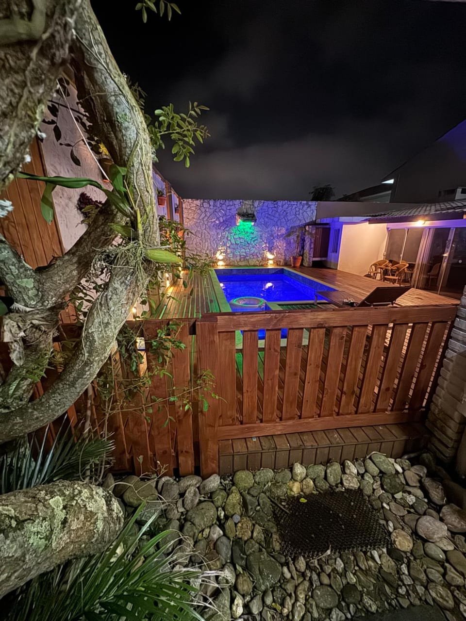 Casa com piscina em frente à Praia do Santinho House in Florianopolis