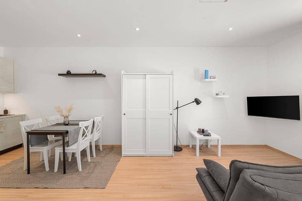 Living room, Seating area, Dining area