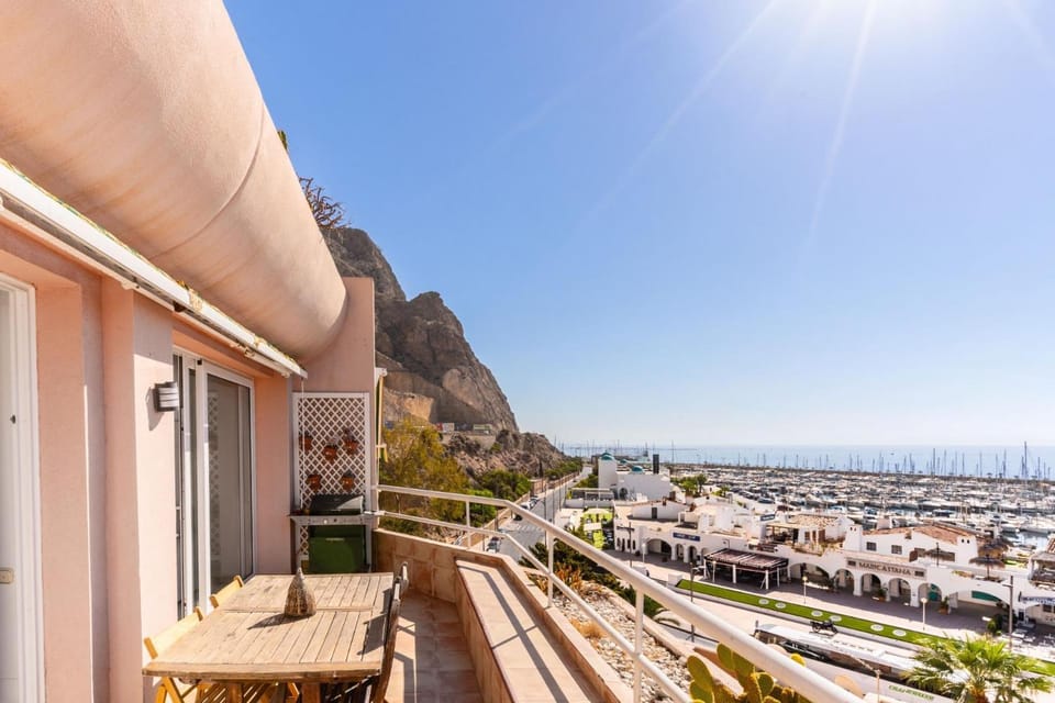 Expoholidays - Puerto Aguadulce (Av Carlos III 432 3ºI) Apartment in Aguadulce