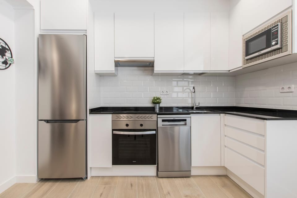 Kitchen or kitchenette, Communal kitchen