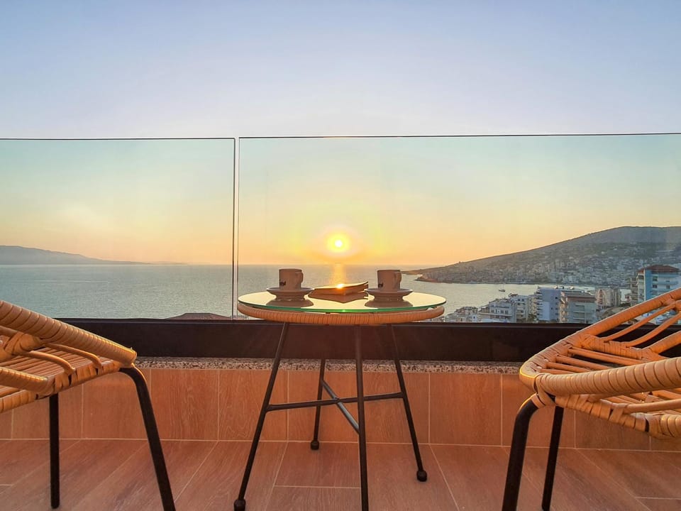 Coffee/tea facilities, Drinks, Sunset