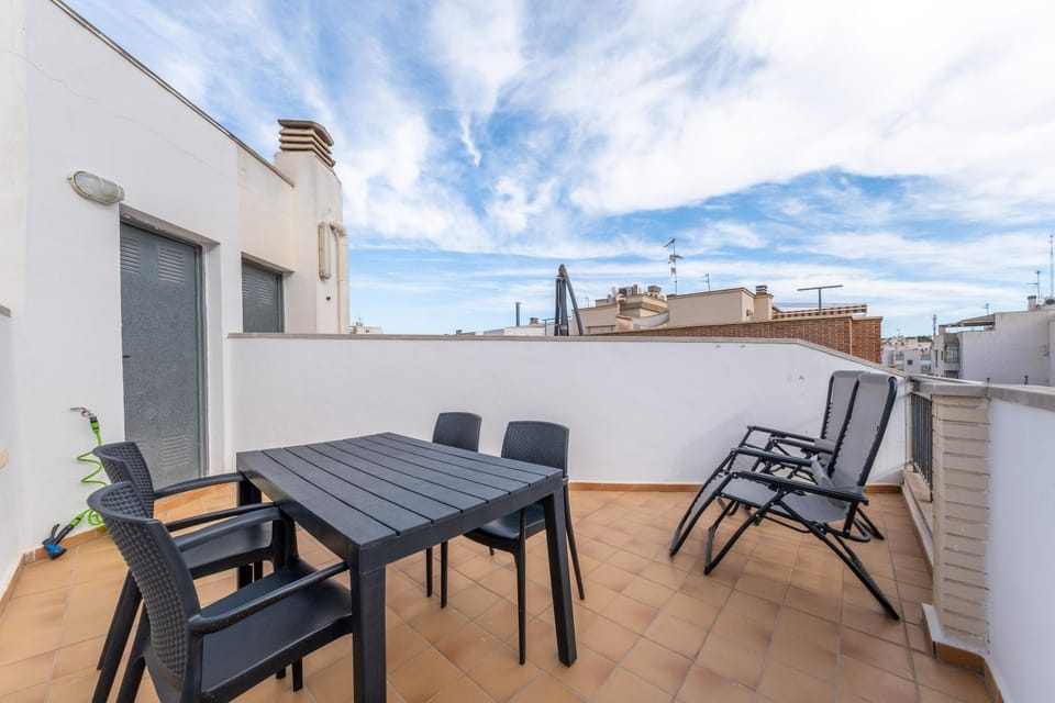 Property building, Balcony/Terrace, Living room