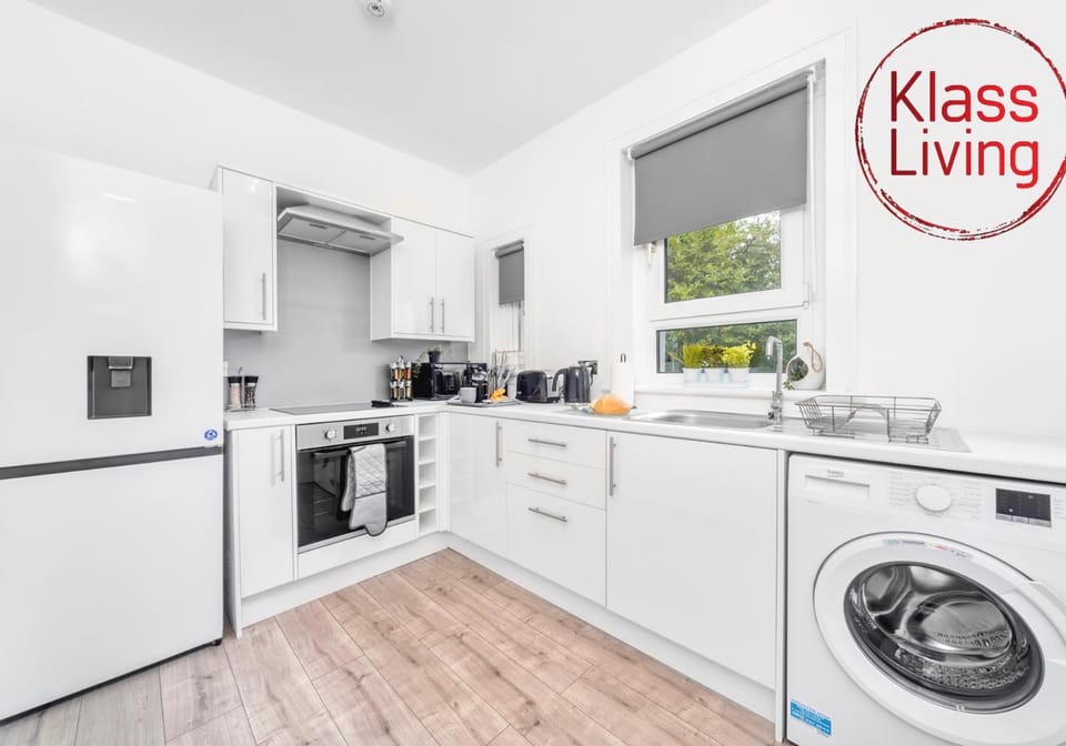 Coffee/tea facilities, Kitchen or kitchenette, Decorative detail, Guests, group of guests, Family