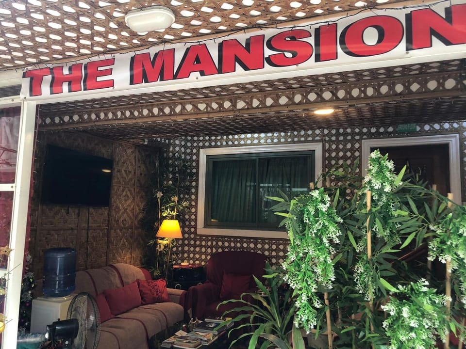 THE MANSION - BACKPACKERS Near AIRPORT Apartment in Pasay
