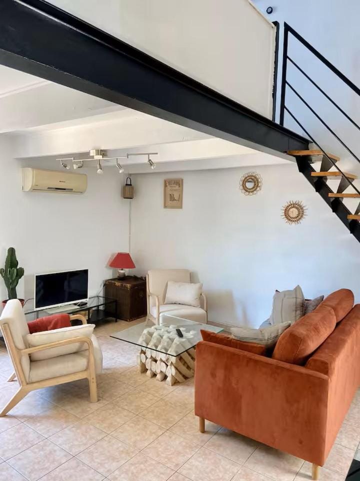 loft des cigales wifii House in Nimes