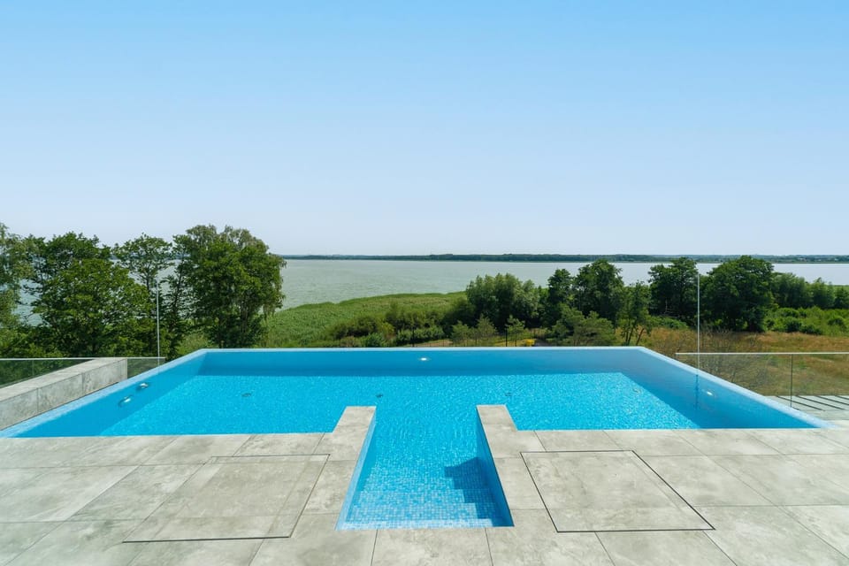 Day, Natural landscape, Pool view, Swimming pool