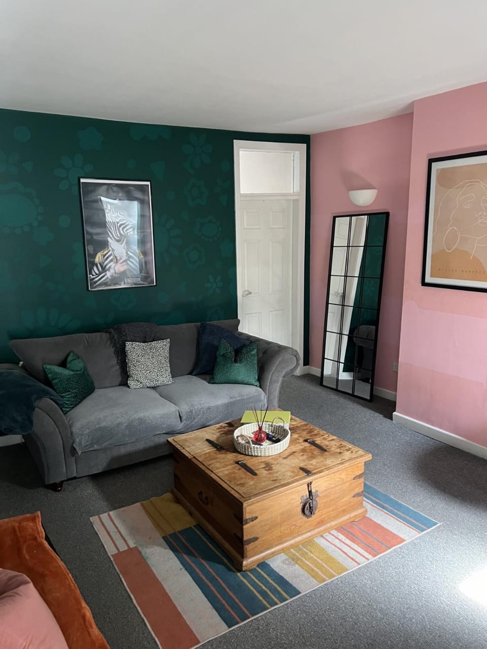 Living room, Photo of the whole room, Seating area