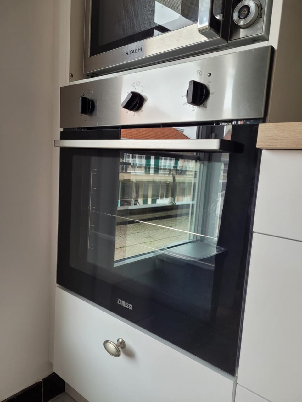 Kitchen or kitchenette, pet friendly