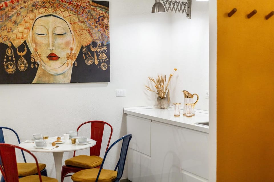 Decorative detail, Dining area