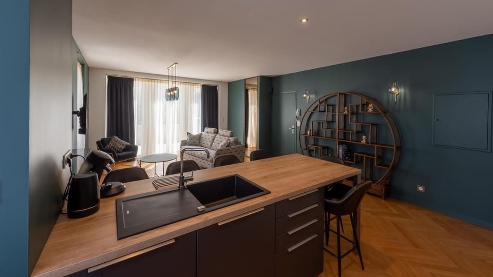 Living room, Dining area