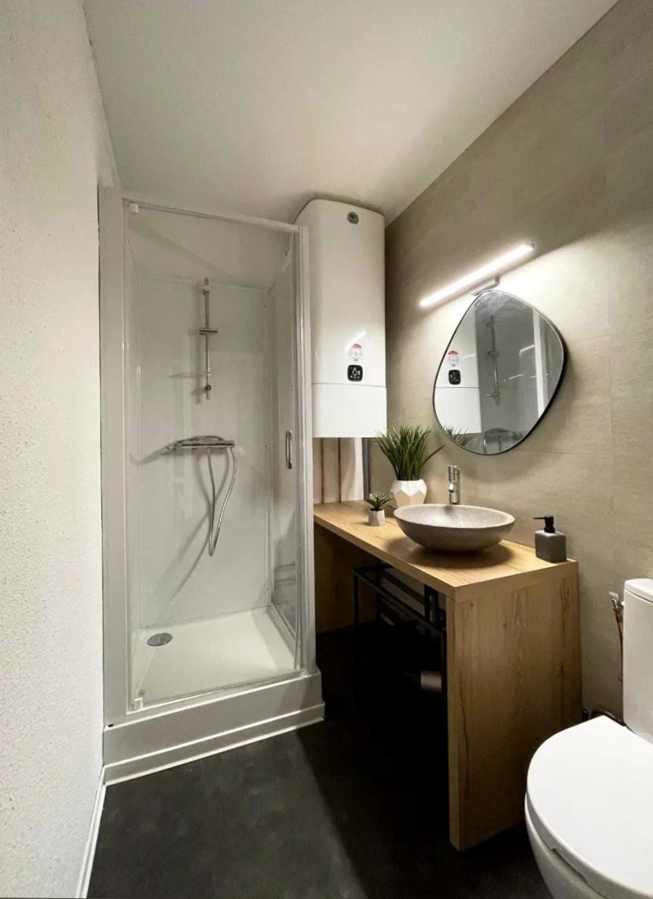 Shower, Toilet, Bathroom