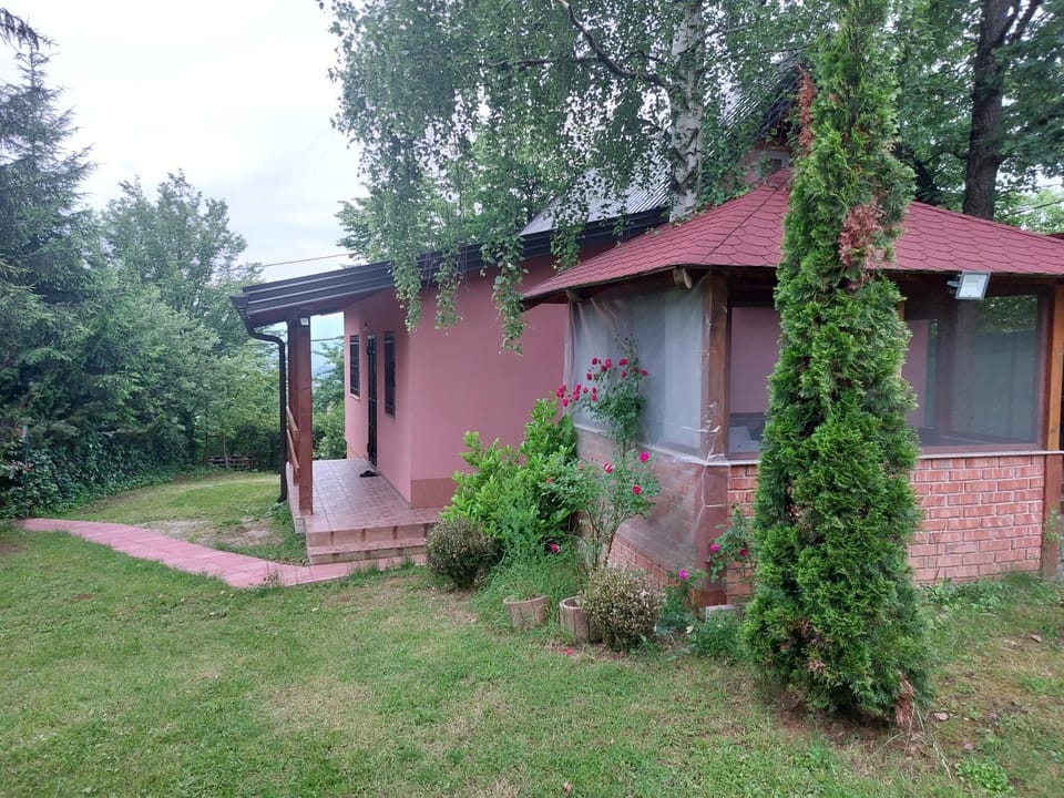 Vikendica Ahatovići 2 House in Sarajevo