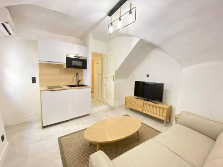 Maison de ville au Suquet 3 chambres 3 SDB balcons Apartment in Cannes