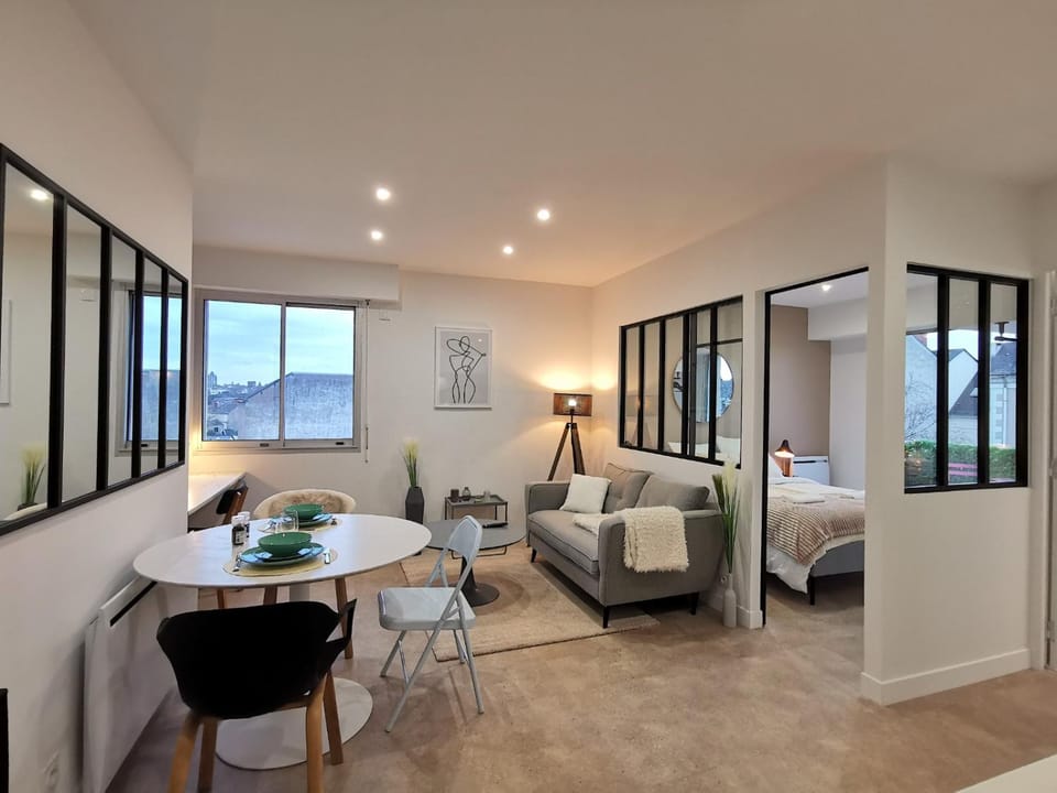 Bed, Living room, Seating area, Dining area, Bedroom
