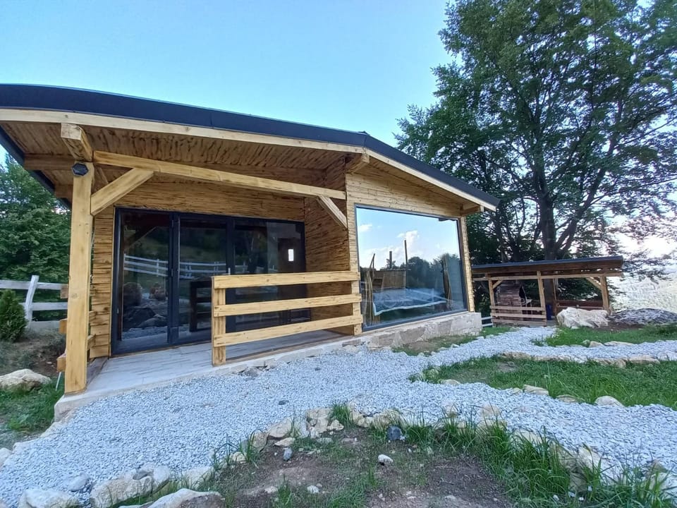 Property building, Facade/entrance, Garden