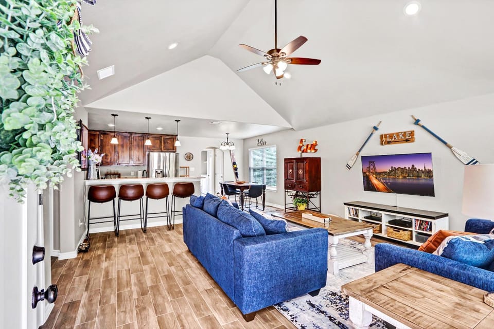 Chateau Relaxo House in Canyon Lake