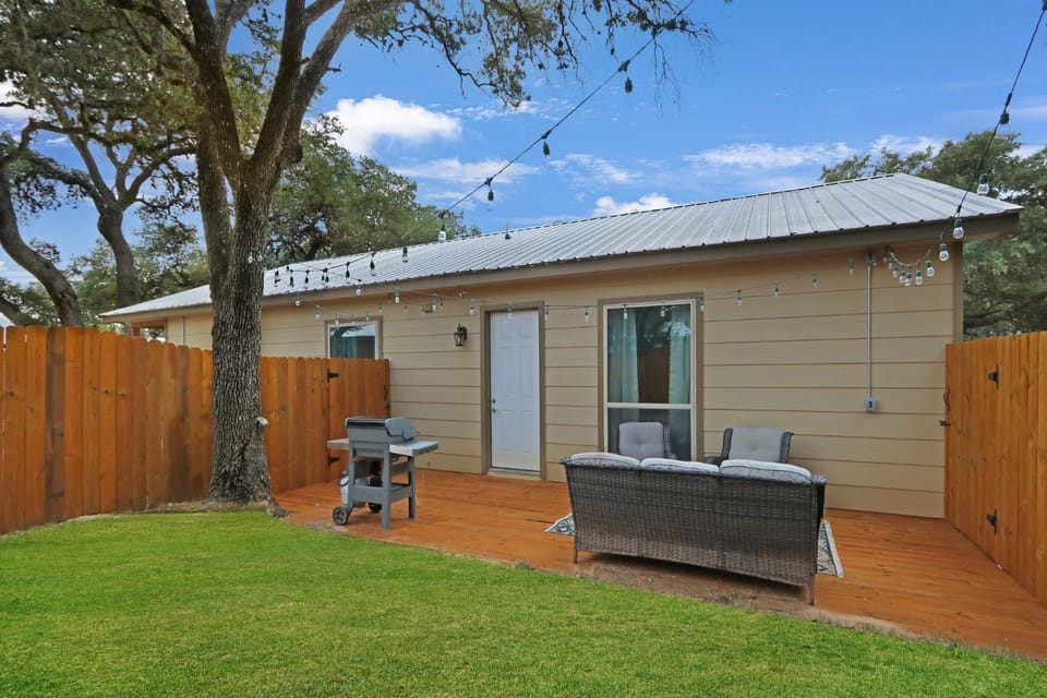 Comal Cottage House in Canyon Lake
