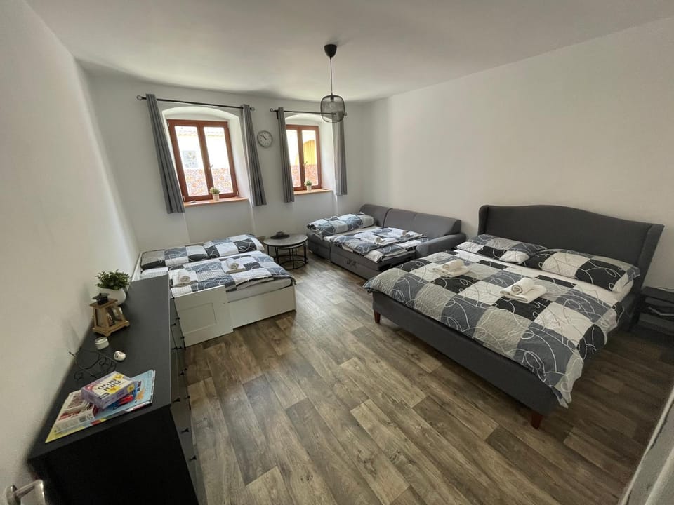 Photo of the whole room, Seating area, Bedroom
