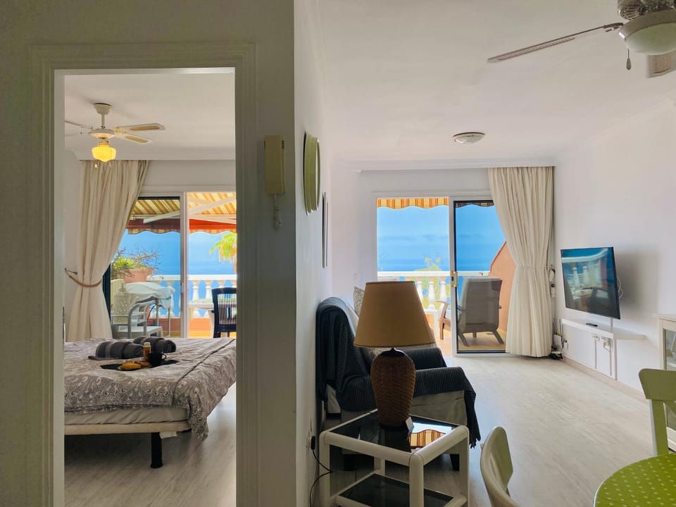 Living room, Bedroom, Sea view
