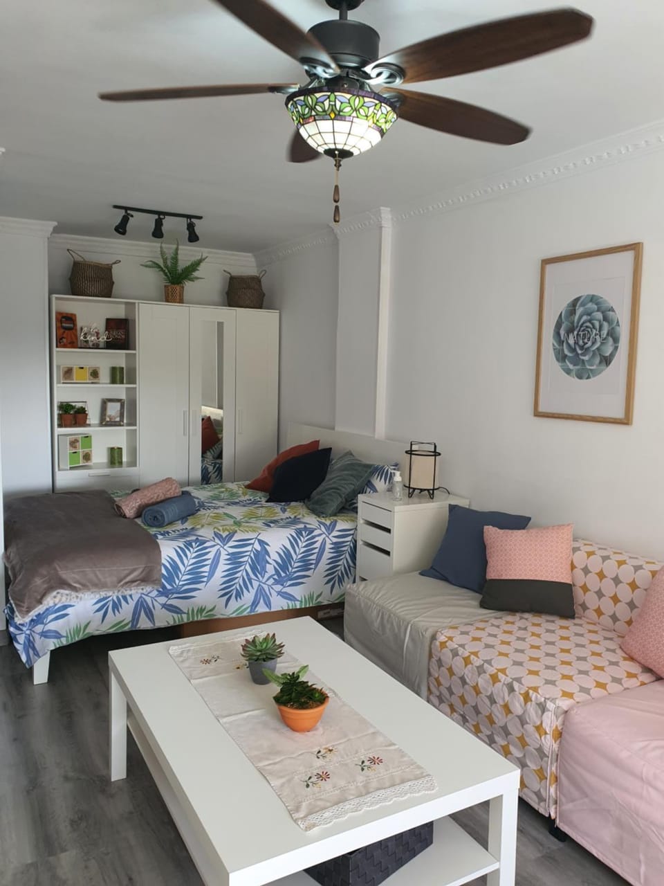 Living room, Bedroom, fireplace