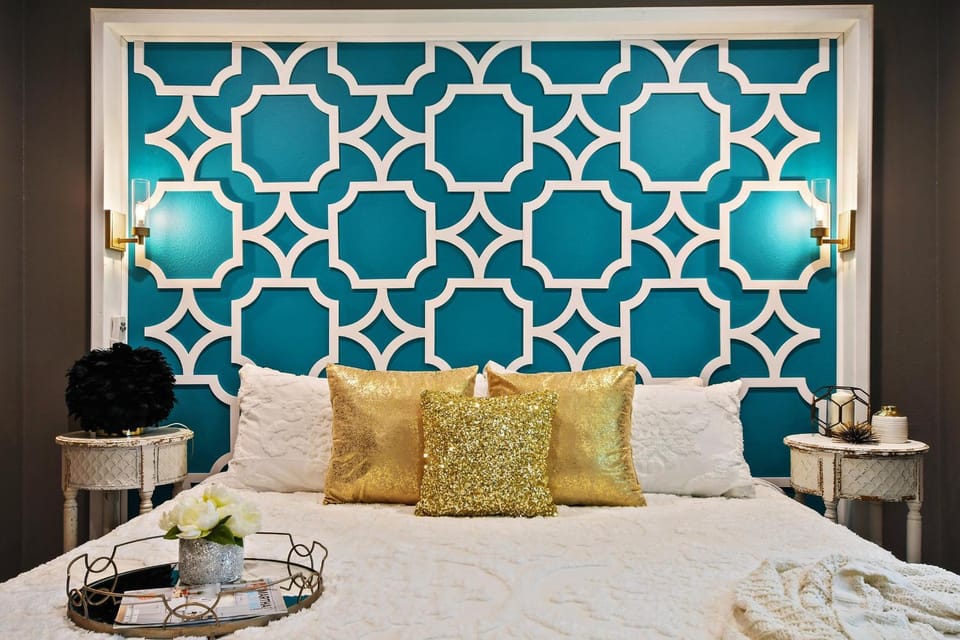 Bed, Living room, Seating area, Bedroom
