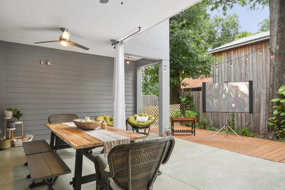 Patio, Spring, Day, Garden, Dining area, Garden view