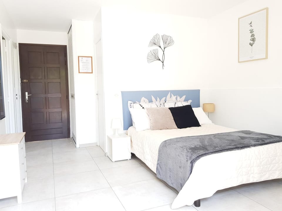 Studio au calme, proche commerces et plages Apartment in Antibes
