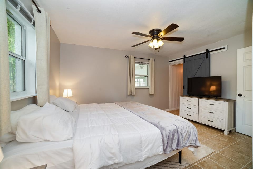 Bed, Bedroom