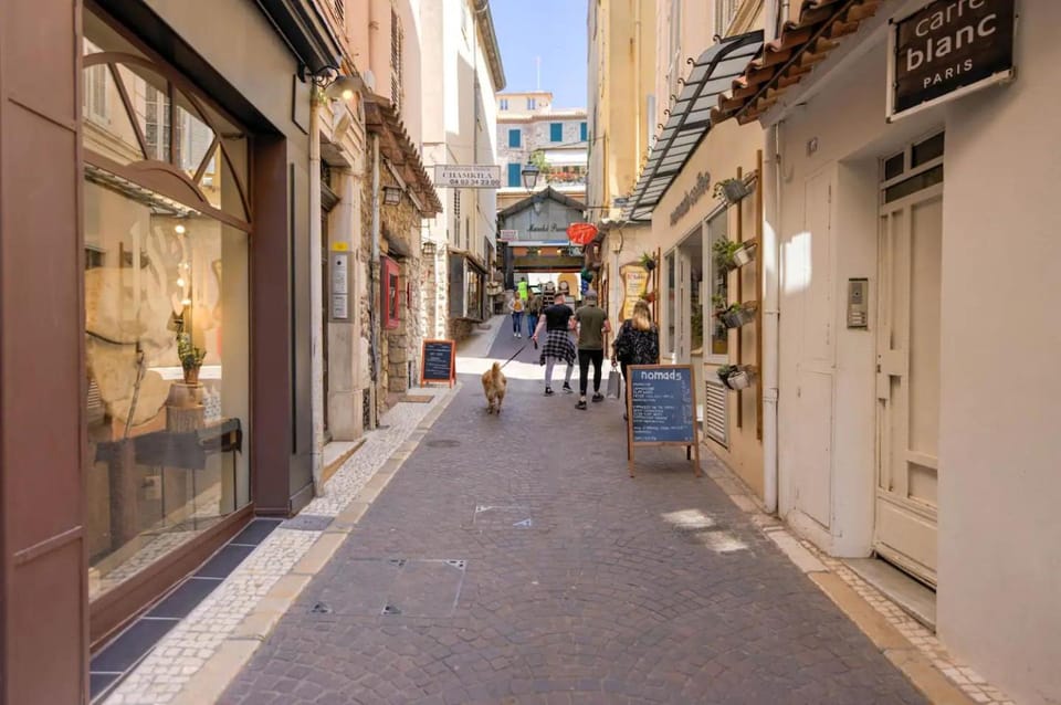 Neighbourhood, City view, Street view