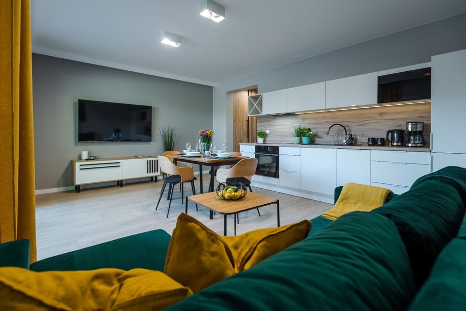 Communal lounge/ TV room, TV and multimedia, Kitchen or kitchenette, Living room, Seating area, Dining area