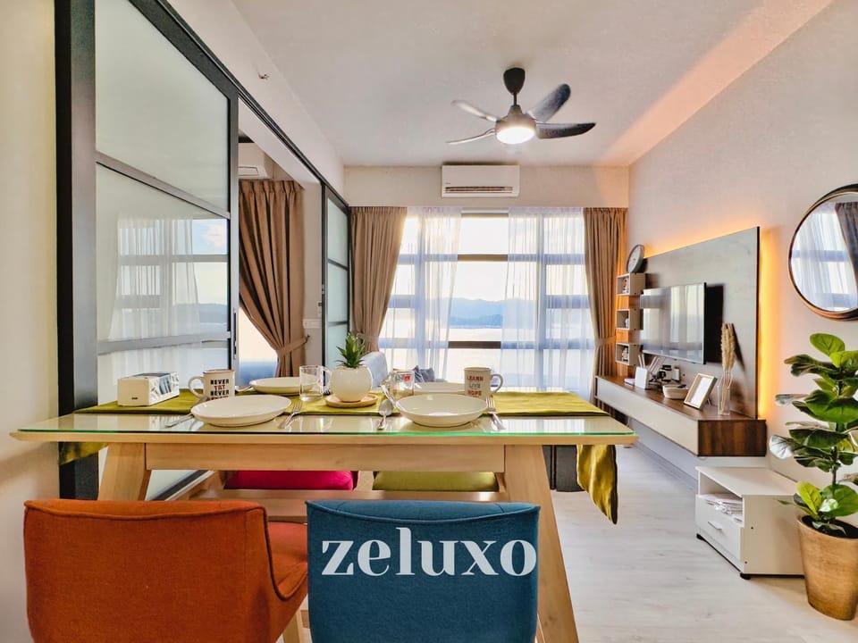 Communal lounge/ TV room, TV and multimedia, Living room, Seating area, Dining area