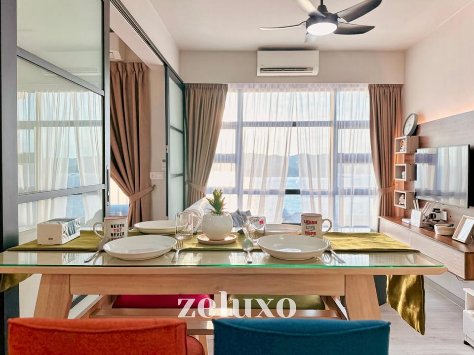 Living room, Seating area, Dining area, air conditioner