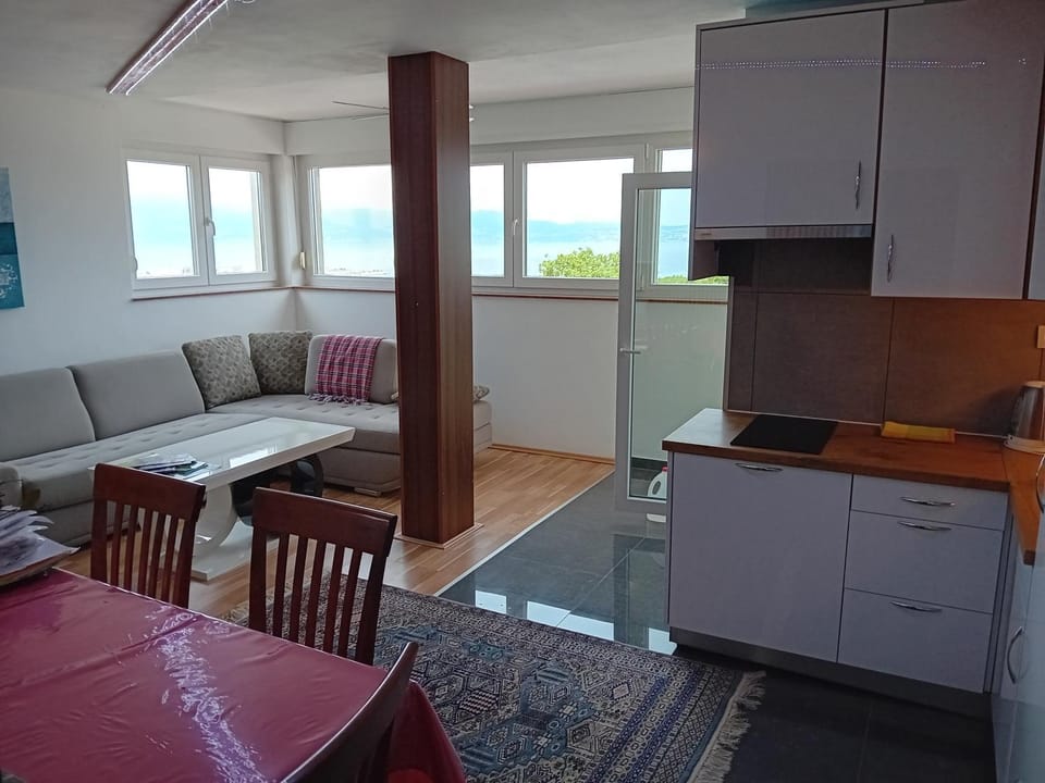 D,apartman' ulica pušća 51, 51513 Omišalj Apartment in Primorje-Gorski Kotar County