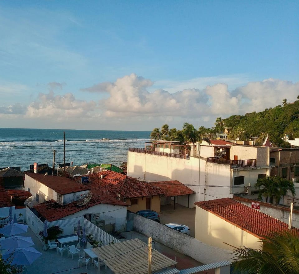 Front Beach Apartment - Pipa's Ocean 201 House in Pipa Beach