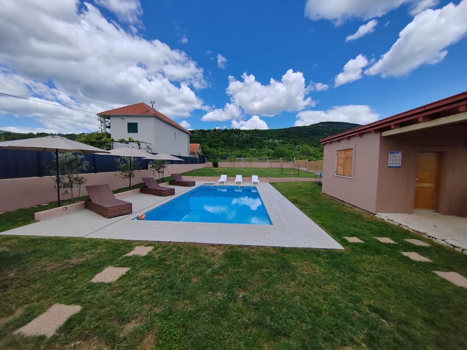 Patio, Natural landscape, Mountain view, Pool view, Swimming pool, sunbed