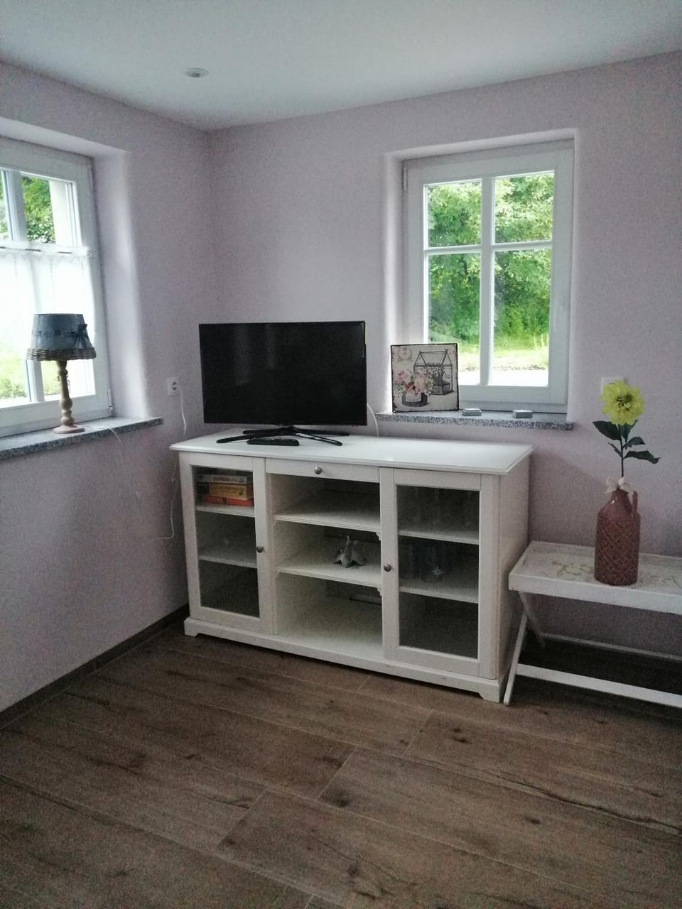 TV and multimedia, Living room, Evening entertainment