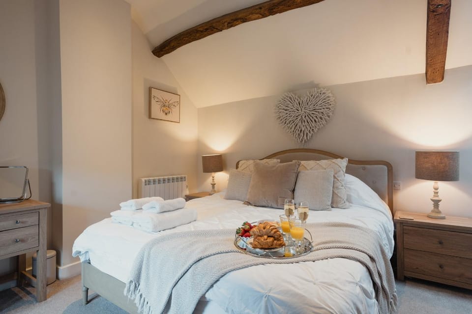 Rose End Cottage, a Luxury Getaway House in West Oxfordshire District