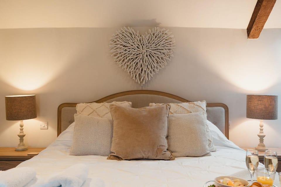 Rose End Cottage, a Luxury Getaway House in West Oxfordshire District