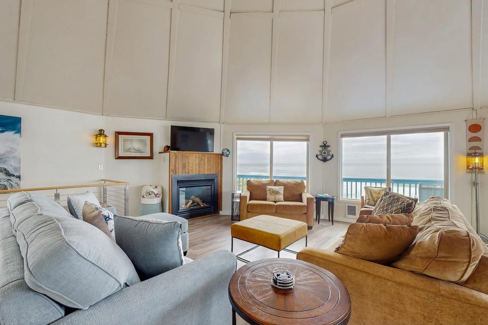 Waive Time House in Lincoln City