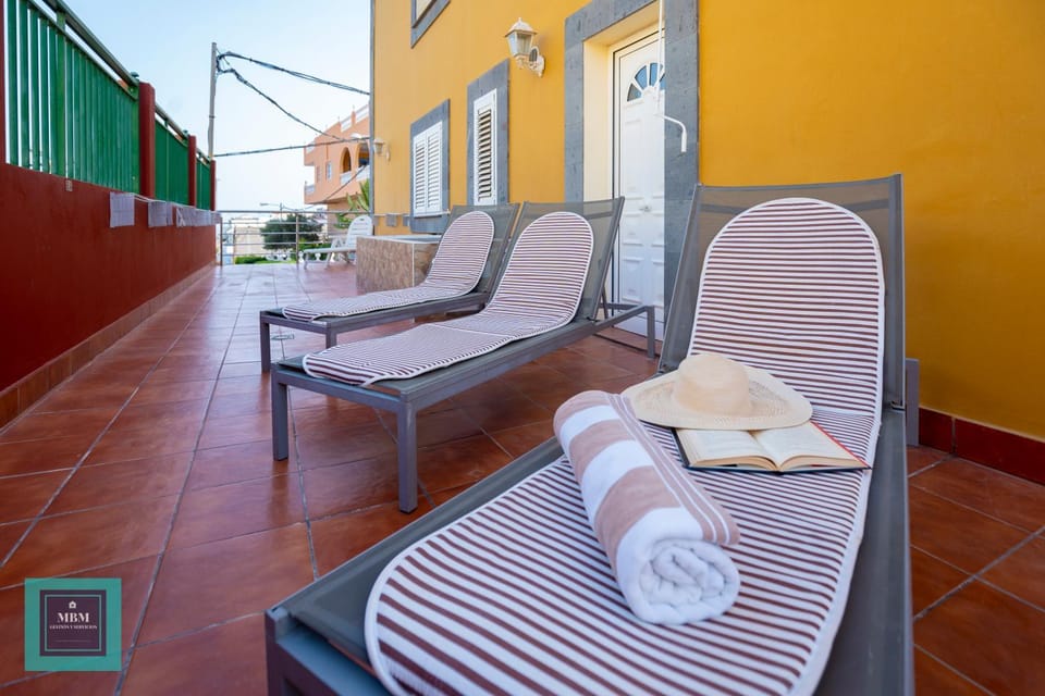 Balcony/Terrace, sunbed