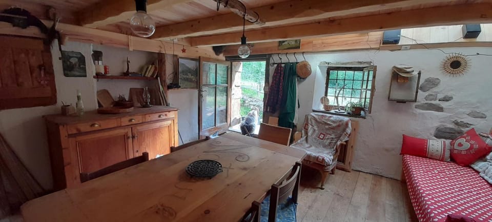 Chalet au ayes Chalet in Piedmont