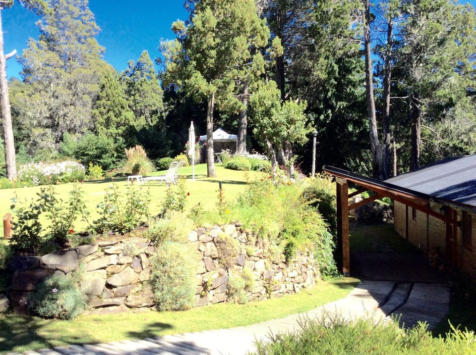 Agradable casa gran jardin playa muelle y amarra Chalet in San Carlos Bariloche