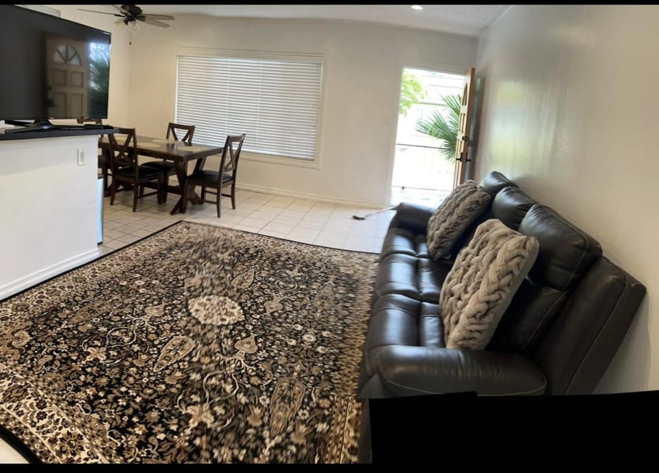 Lovely Berryman Ave Apartment #6 Apartment in Culver City