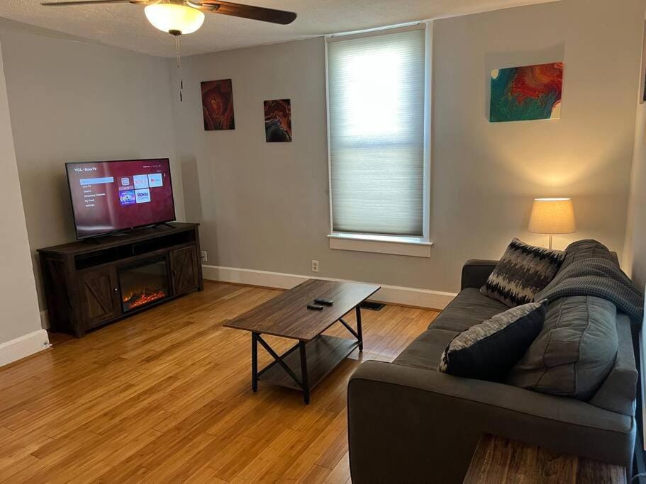 Main, Three Bedroom House in Historic Loveland House in Ohio
