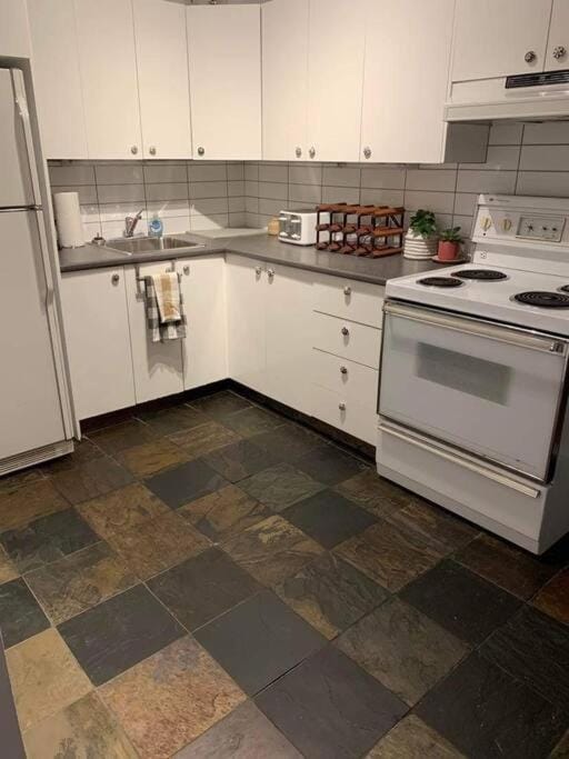 BIG 3BR appartment at Olympic Stadium at PIE-IX Metro station Apartment in Laval