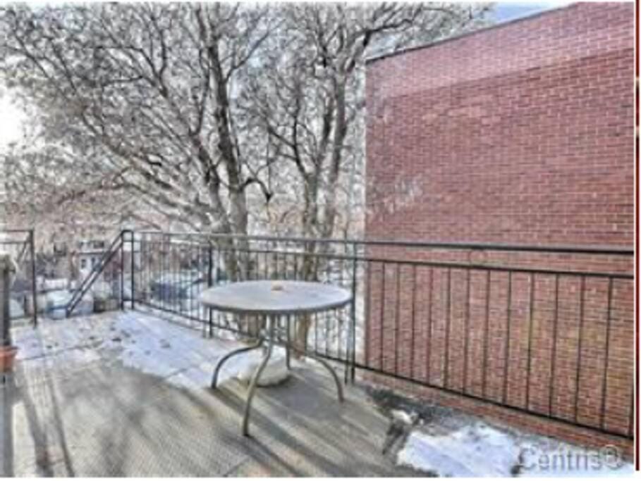 BIG 3BR appartment at Olympic Stadium at PIE-IX Metro station Apartment in Laval