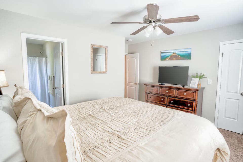 Kannapolis Excellent Sleep Experience - Pet Friendly House in Kannapolis