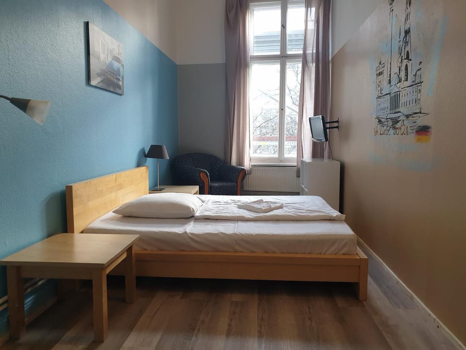 Bed, Photo of the whole room