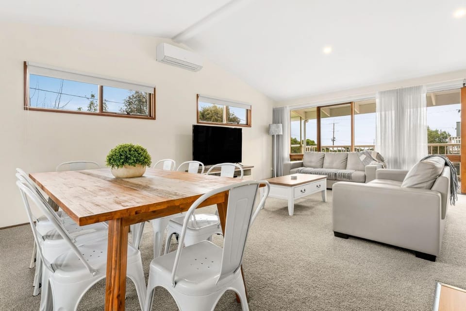 Views on Broadway House in San Remo